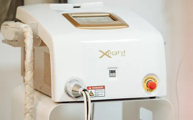 Epilarea definitivă cu laserul XLight